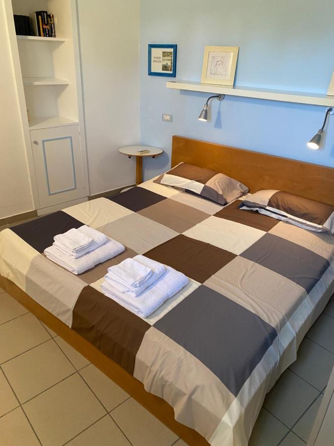 Villa Titti Residence La Bussola Fontane Bianche Esterno foto